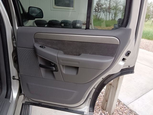 2003 EXPLORER XLT 4X4 (25).jpg